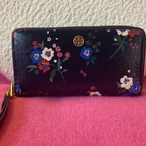 Brand New Tory Burch wallet wristlet Whimsical and pristine can use as a clutch